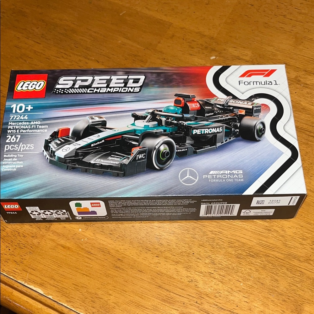 LEGO Speed Champions Mercedes-AMG Petronas Formula 1 Racing Building Set